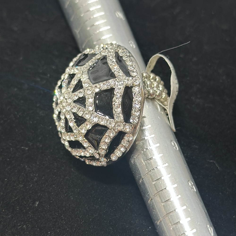 Rhinestone Spiderweb Statement Elegant Silver Ring - Picture 3 of 8